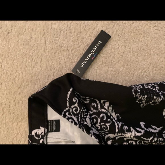 Black and white skirt size 8 - Picture 2 of 4